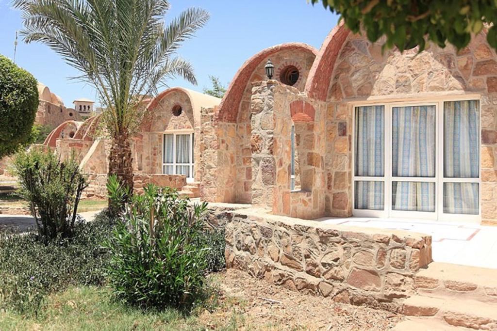Pensee Royal Garden Beach Resort El Qoseir Exterior foto