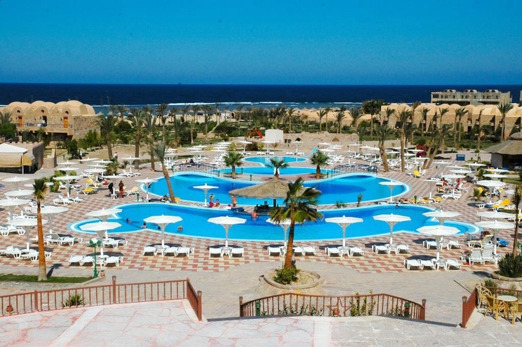 Pensee Royal Garden Beach Resort El Qoseir Exterior foto